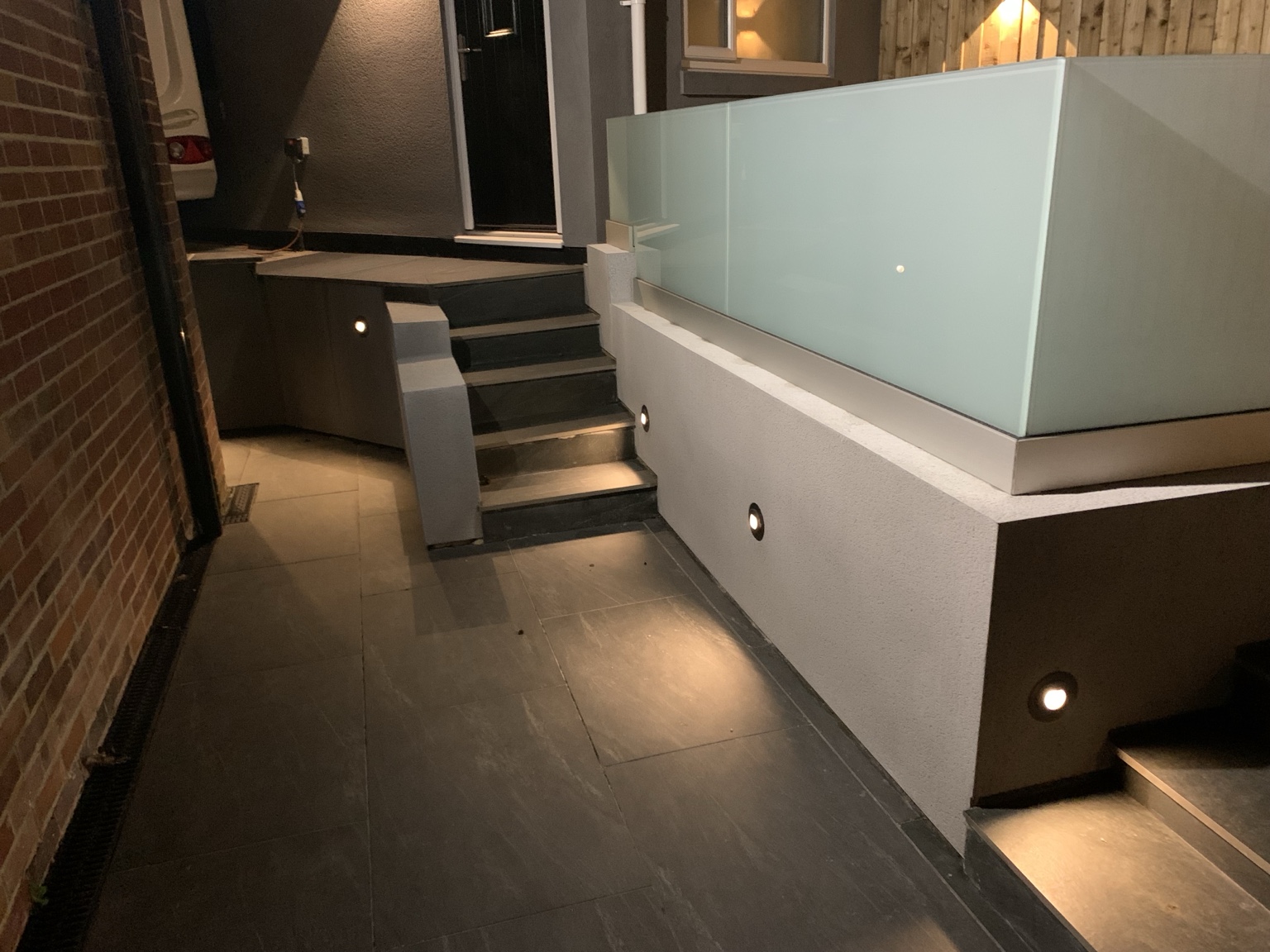 Exterior architectural lighting